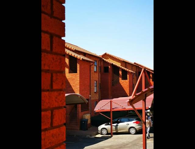 2 BEDROOM PROPERTY TO RENT IN CASTLEVIEW